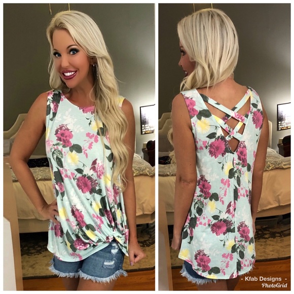 Tops - 🛍LAST 1!  Floral Cage Back Detail Side Twist Top